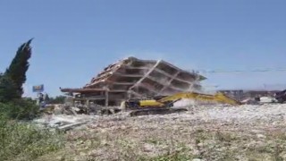 5 katlı binanın yerle bir olma anı kamerada
