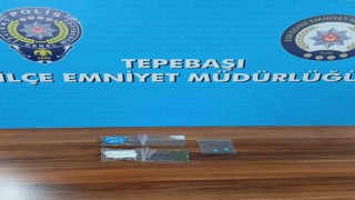 7 yıl hapis cezası bulunan firari şahsın evinde uyuşturucu madde ele geçirildi