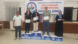 72 yaşında şampiyon oldu