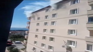 8 katlı apartmanda yangın paniği: 1 kişi dumandan etkilendi