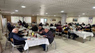 Adanalı kebapçı sosyal projelerle binlerce kişiye ulaşıyor
