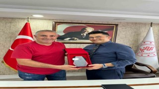 Adanalı kebapçıya ‘Kent tanıtımı plaketi
