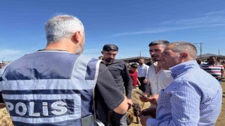 Ağrı Hayvan Borsasına giden polis ekipleri, vatandaşları dolandırıcılık konusunda bilgilendirdi