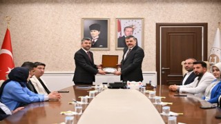 AK Partiden Vali Çiftçiye kutlama