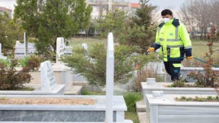 Aksaray Belediyesi mezarlıklarda bayram hazırlığı başlattı