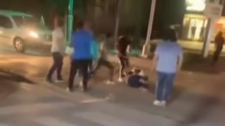 Aksarayda keser ve tornavidalı kavga kamerada: 4 yaralı