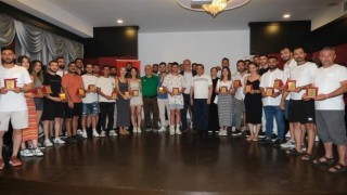 Alanya Hentbol Şenliğinde plaketler taktim edildi