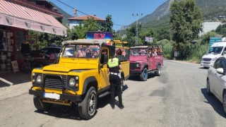 Alanyada 7 safari aracına ve sürücüsüne ceza kesildi