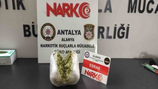 Alanyada narkotik operasyonu: 3 kilo uyuşturucu madde ele geçirildi