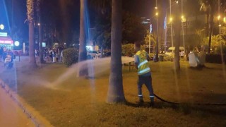 Alanyada sahillerde ve banklarda yatanlara zabıta müdahalesi