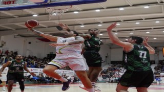 Aliağa Petkimsporda iki ayrılık gerçekleşti