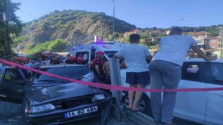 Alkollü sürücü aracıyla demir bariyerlere çarptı: 5 yaralı