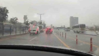 Ankaranın birçok bölgesinde etkili sağanak yağmur ve dolu başladı