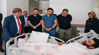 Antalya Vali Vekili Arat, Antalyalılarla bayramlaştı