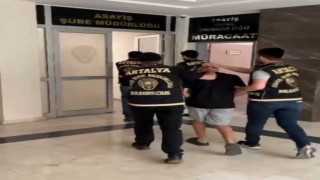 Antalyada kendisini üst düzey emniyet yetkilisi olarak tanıtıp dolandırıcılık yapan 2 şahıs tutuklandı
