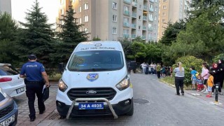 Arnavutköyde lamba değiştirirken balkondan düşen komiser hayatını kaybetti