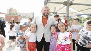 Arnavutköylü çocuklara karne ve bayram eğlencesi