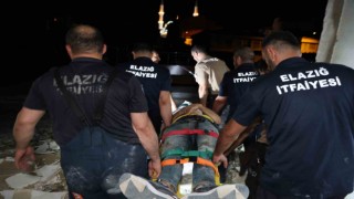 Asansör boşluğuna düşerek yaralanan şahsı itfaiye ekipleri kurtardı