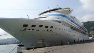 Astoria Grande kruvaziyeri Rus yolcuları ile Trabzona demirledi