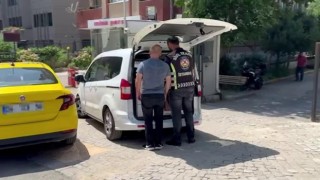 Ataşehirde yolculara küfür yağdıran taksici yakalandı