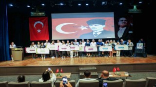 “Atatürk ve Gençlik” konulu yarışmaların kazananları ödüllendirildi