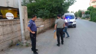 Aydınlatma direğine asılı halde bulunan genç hastaneye kaldırıldı
