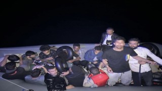 Ayvacık açıklarında 18 kaçak göçmen kurtarıldı