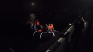 Ayvacık açıklarında Yunan unsurlarınca ölüme terk edilen 34 kaçak göçmen kurtarıldı