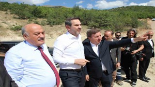Bakan Bayraktar maden sahasında incelemede bulunarak acılı aileleri ziyaret etti