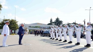 Bakan Güler, İstanbul Tersanesi Komutanlığında denetlemelerde bulundu