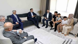 Bakan Yerlikaya, telefonla depremzede ailenin bayramını kutladı