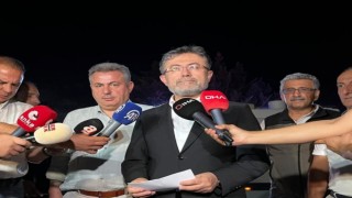 Bakan Yumaklı: “İzmir Menderesteki çıkan yangın hobi bahçesinden çıktı”