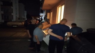 Balkon büyük gürültü ile çöktü