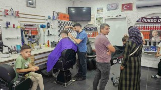 Bandırmada berberlerin Kurban Bayramı mesaisi