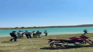 Baraj gölüne giren genç boğuldu