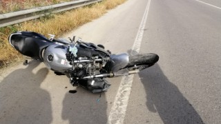 Bariyerlere çarpan motosiklet sürücüsü hayatını kaybetti