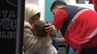 Başakşehirde çocuklarını rehin alıp camdan sarkıtan baba gözaltına alındı