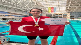 Başarılı yüzücü Emine, Baküden Denizliye altın madalya getirdi