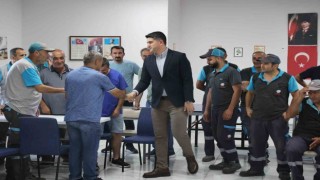 Başkan Adıgüzel: “Bayram gününde Ataşehirimize hizmet eden ve emek harcayan tüm çalışanlarımızı takdir ediyorum”