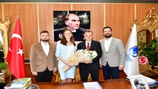 Başkan Balaban Manisanın tek kadın Belediye Başkanı Durbayı ağırladı