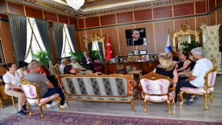 Başkan Balaban vatandaşlarla bayramlaştı