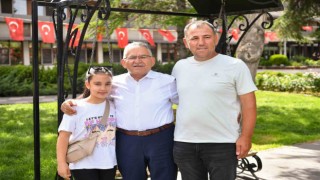 Başkan Büyükkılıçın gençlerle park keyfi