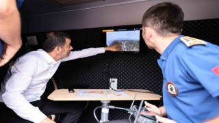 Başkan Çavuşoğlu yangın bölgesinde çalışmaları yerinden yönetiyor