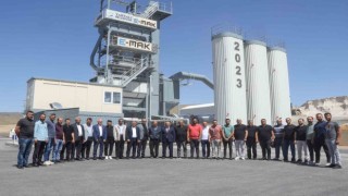 Başkan Esat Öztürk asfalt plentini tanıttı