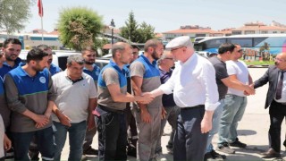Başkan Kurt belediye çalışanları ile bayramlaştı