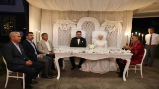 Başkan nikahı kıydı Vali şahitliğini yaptı