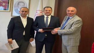 Başkan Özakalından bakanlık bürokratlarına ziyaret