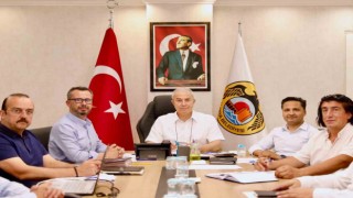 Başkan Özçelikten çay bahçesi, plajlar ve inşaatlarla ilgili açıklama