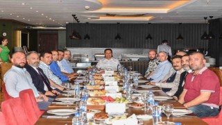 Başkan Özer, siyasi partiler ve hemşehri dernekleriyle bayramlaştı