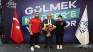 Başkan Şadi Özdemir bir günde bin 400 kişiyi ağırladı